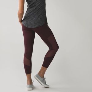 Lululemon seek the heat crop leggings